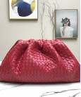 Сумка Bottega Veneta The Pouch Red Woven Clutch